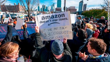 190105174757-01-amazon-hq2-protest-large-169